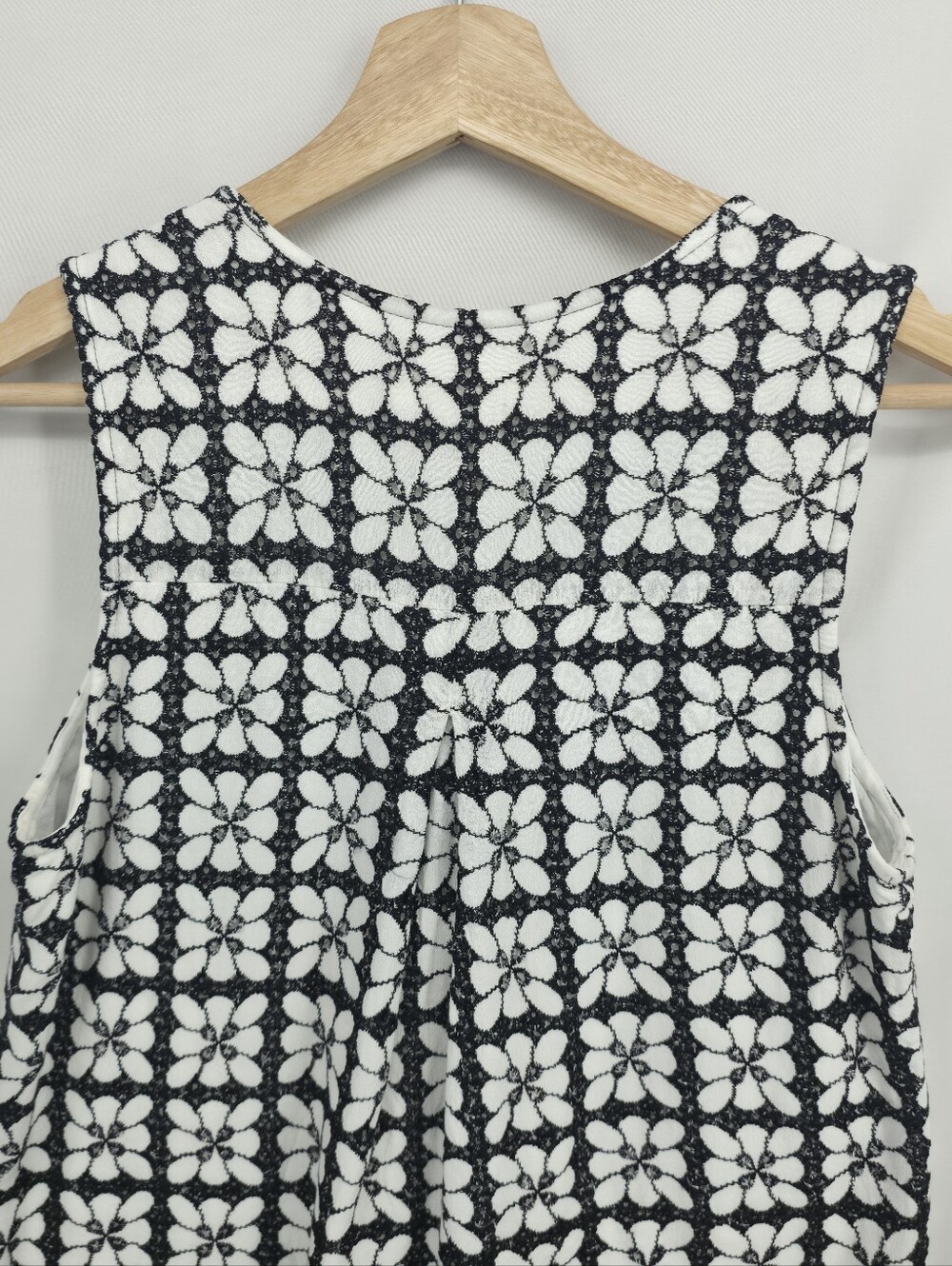 Anthropologie Maeve Embroidered Lace Floral Faux Wrap Blouse Top Size 6 - Picture 10 of 14